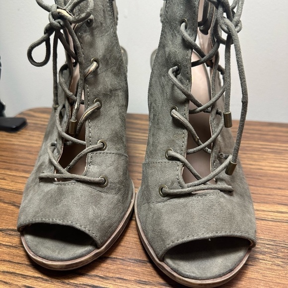 GUC Mix No 6 Green Camona Heel Size 7.5 - Picture 3 of 8